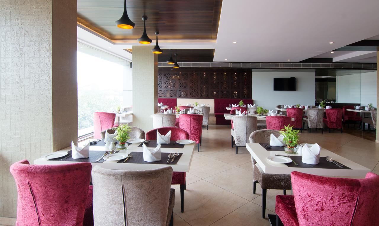 Treebo Tryst Kc Manor Hotel Jamshedpur Exterior photo