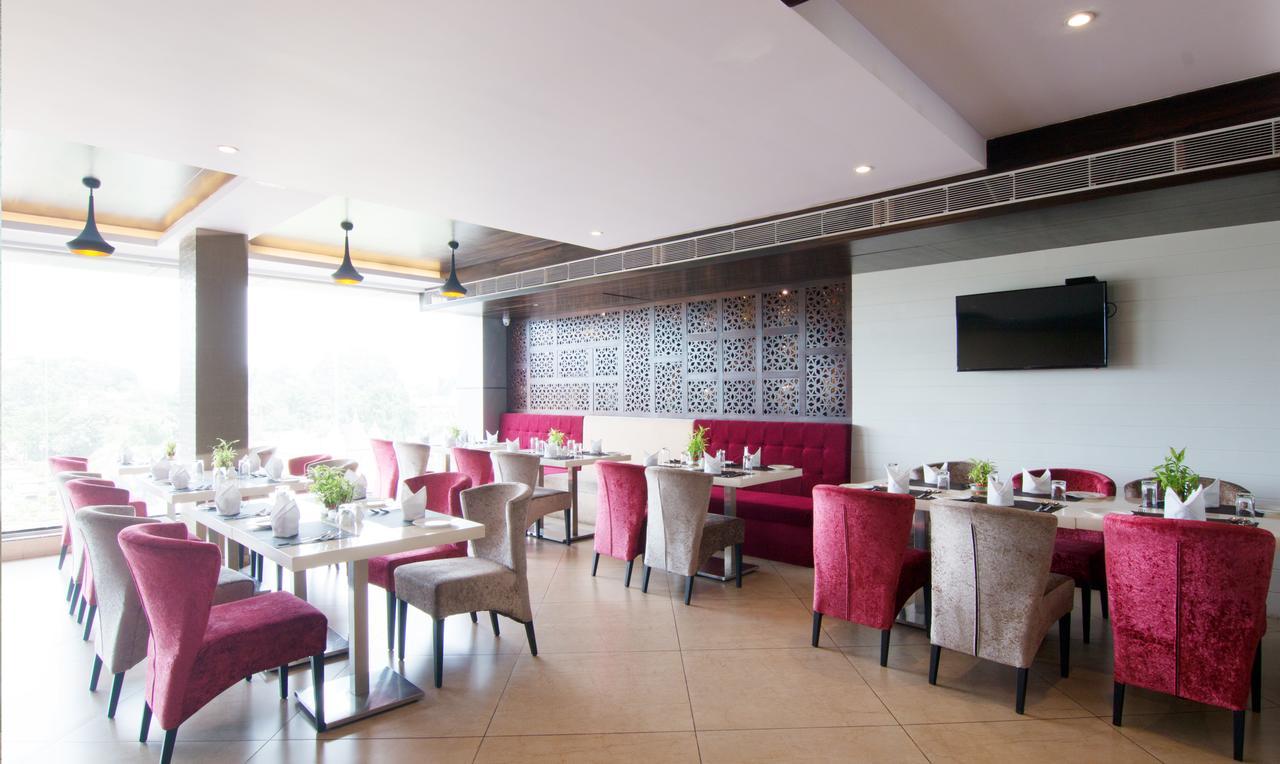 Treebo Tryst Kc Manor Hotel Jamshedpur Exterior photo