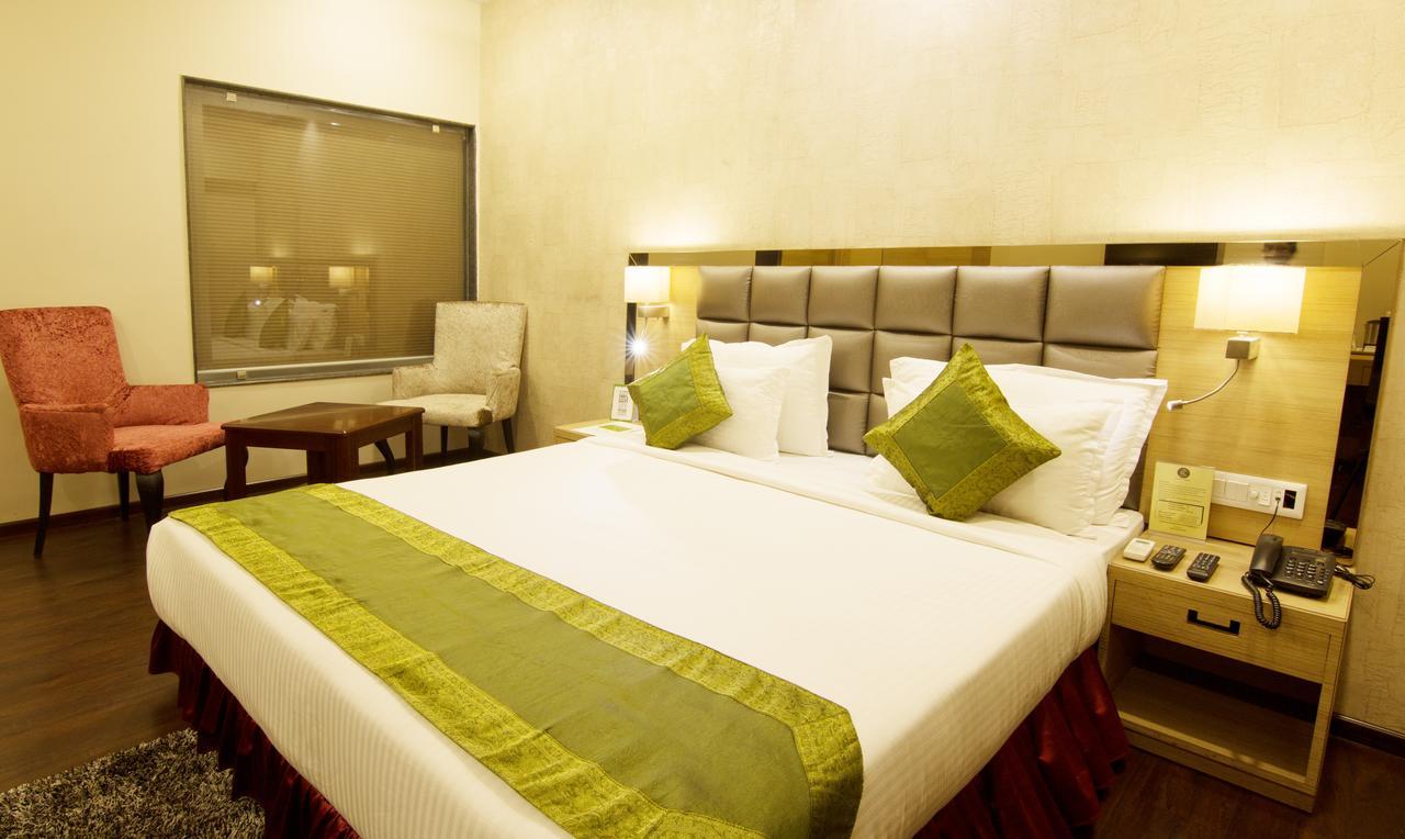 Treebo Tryst Kc Manor Hotel Jamshedpur Exterior photo